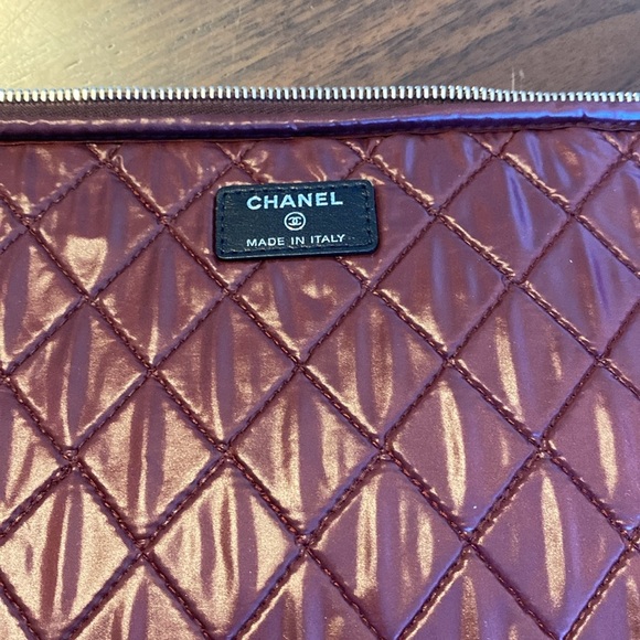 CHANEL - Authentic - laptop or document pouch - *Rare* - Picture 2 of 9